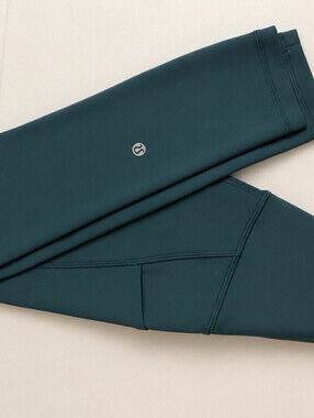 Women’s Green Solid Cropped Leggings w/ Pockets Size 2
